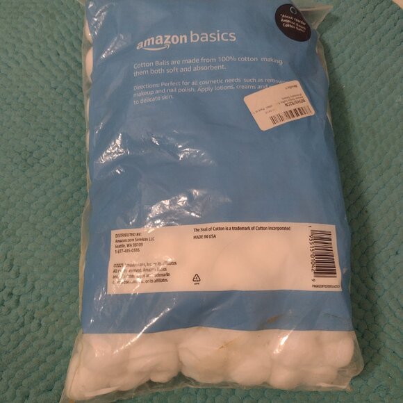 NEW pack of 200 cotton balls - triple size, Amazon Basics - Picture 2 of 2